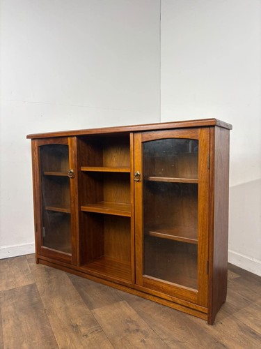 Reproduction oak side cabinet - oak,